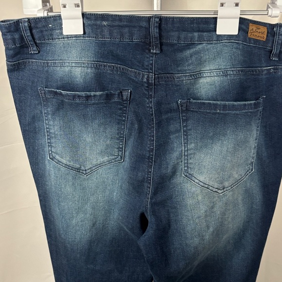 Almost Famous jeans style rbsxpa385-jd Distressed Blue Sz 18Jeans - Picture 7 of 8